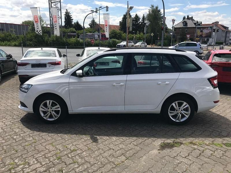 Gebraucht Skoda Fabia Ambition 60 PS (44 kW) 2022 Weiß Kleinwagen