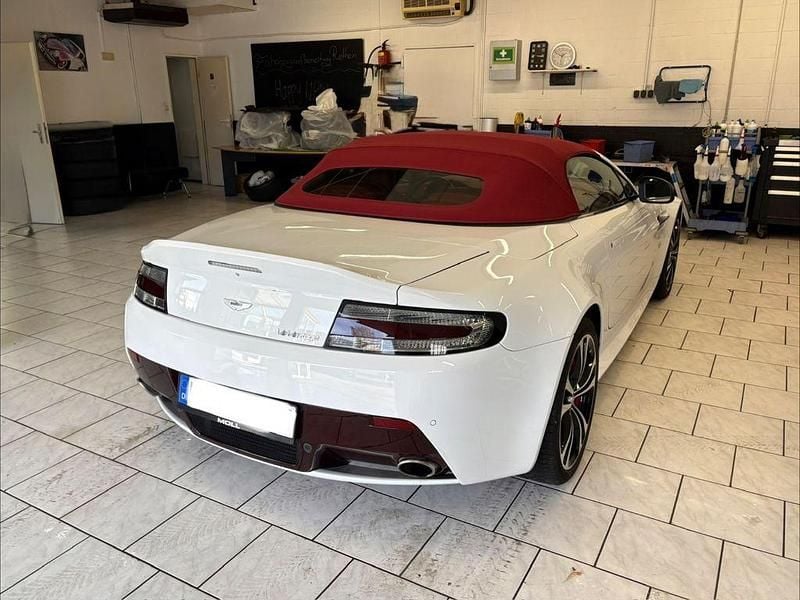 Gebraucht Aston Martin V12 Vantage 517 PS (380 kW) 2013 Weiß Coupé