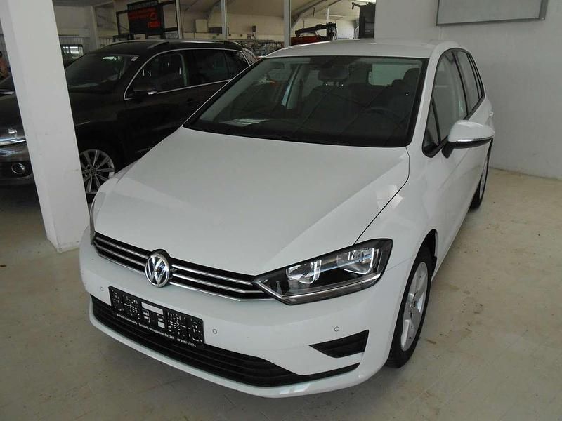Pure white Gebraucht 2017 VW Golf Sportsvan Comfortline Van / Kleinbus | 14.150 € (Fairer Preis) - Bild 1/4
