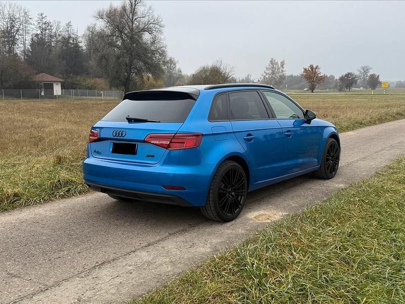 Gebraucht Audi A3 Comfort 110 PS (80 kW) 2017 Blau Limousine