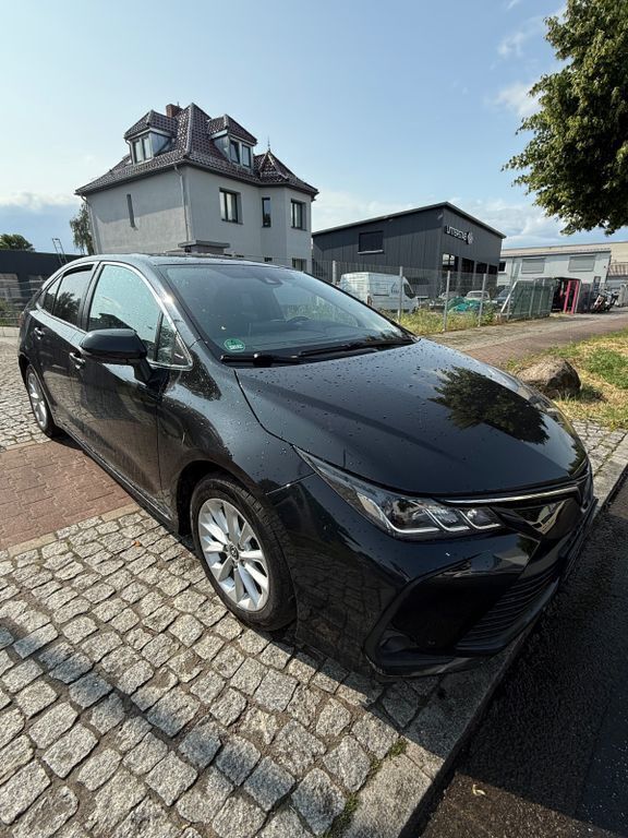 Schwarz Gebraucht 2020 Toyota Corolla Limousine | 12.000 € - Bild 1/4