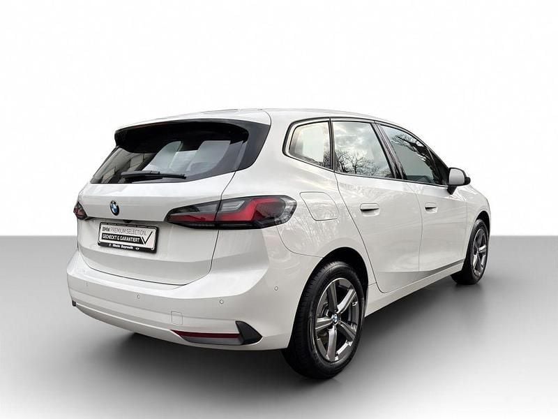 Gebraucht BMW 220 Active Tourer 156 PS (114 kW) 2025 Weiß Van / Kleinbus