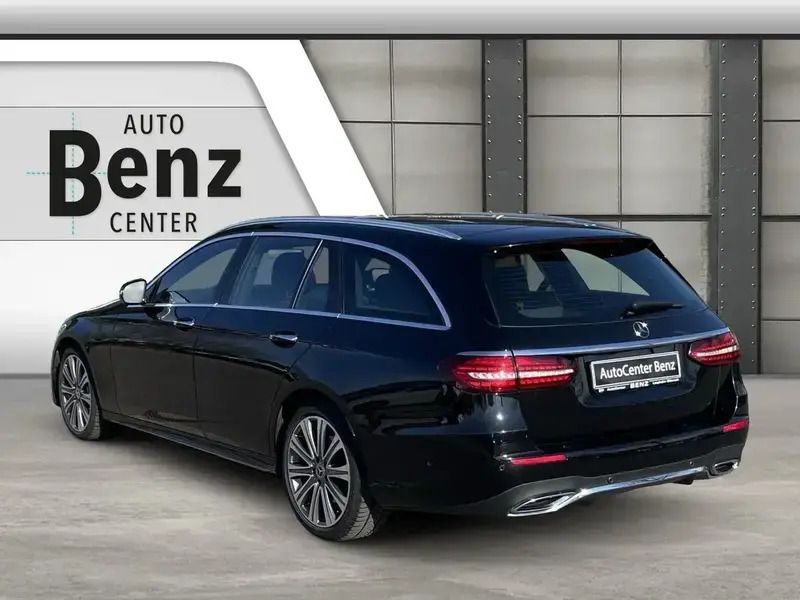 Gebraucht Mercedes E400 AMG line 330 PS (242 kW) 2021 Schwarz Kombi