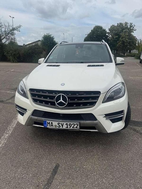 Weiß Gebraucht 2013 Mercedes ML250 SUV | 14.500 € (Fairer Preis) - Bild 1/4