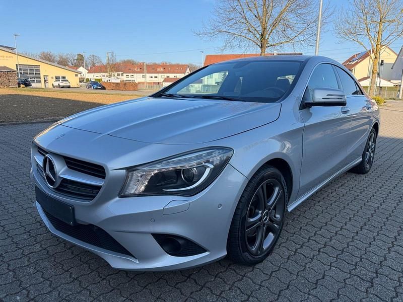 Gebraucht Mercedes CLA200 156 PS (114 kW) 2015 Silber Coupé