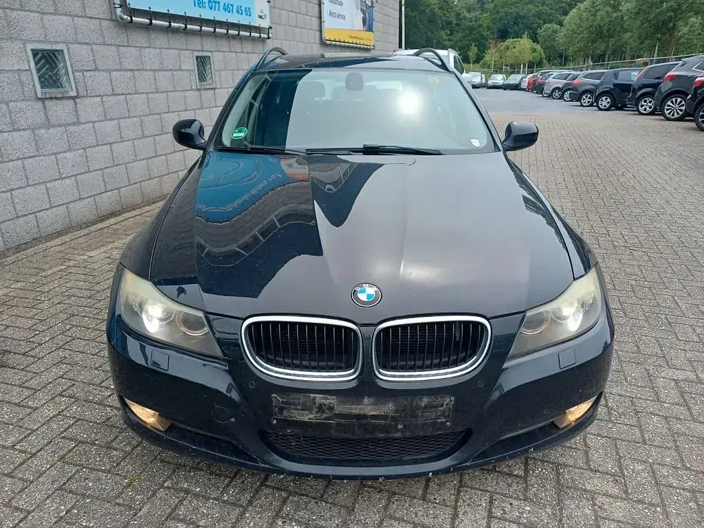 Gebraucht BMW 318 143 PS (105 kW) 2009 Schwarz Kombi