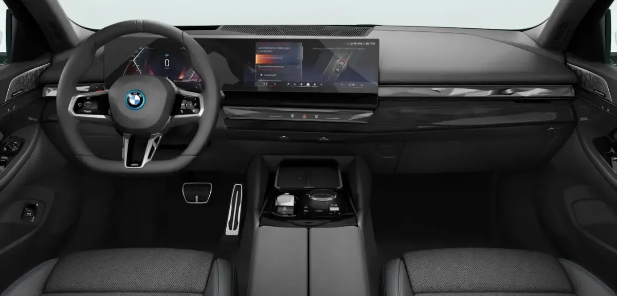 Gebraucht BMW 550e Comfort Edition 489 PS (359 kW) 2025 Weiß Kombi