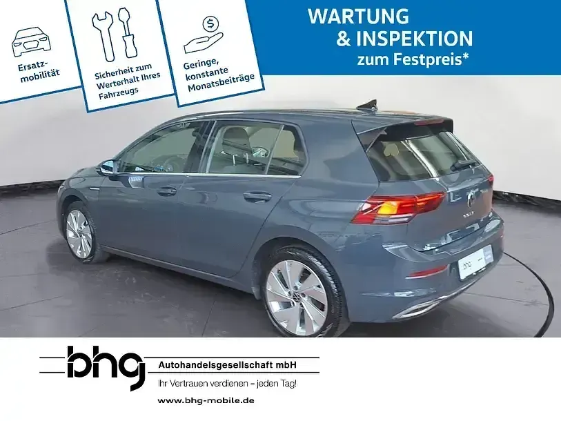 Gebraucht VW Golf VIII Style 131 PS (96 kW) 2024 Grau Limousine