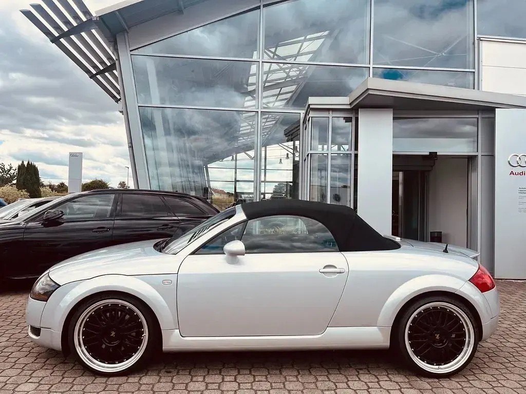 Gebraucht Audi TT Roadster Design 224 PS (164 kW) 2001 Lichtsilber metallic (metallic) Cabrio