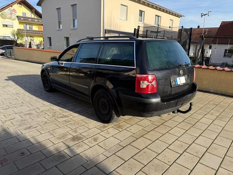 Usata VW Passat 131 CV (96 kW) 2003 Nero Station wagon