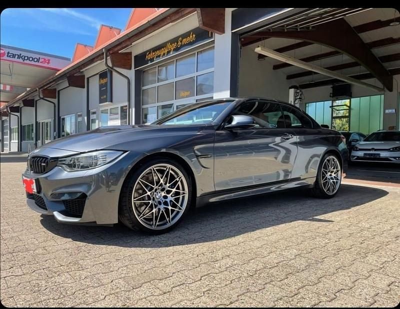 Grau Gebraucht 2016 BMW M4 Cabriolet Competition Edition Cabrio | 42.790 € (Superpreis) - Bild 1/4
