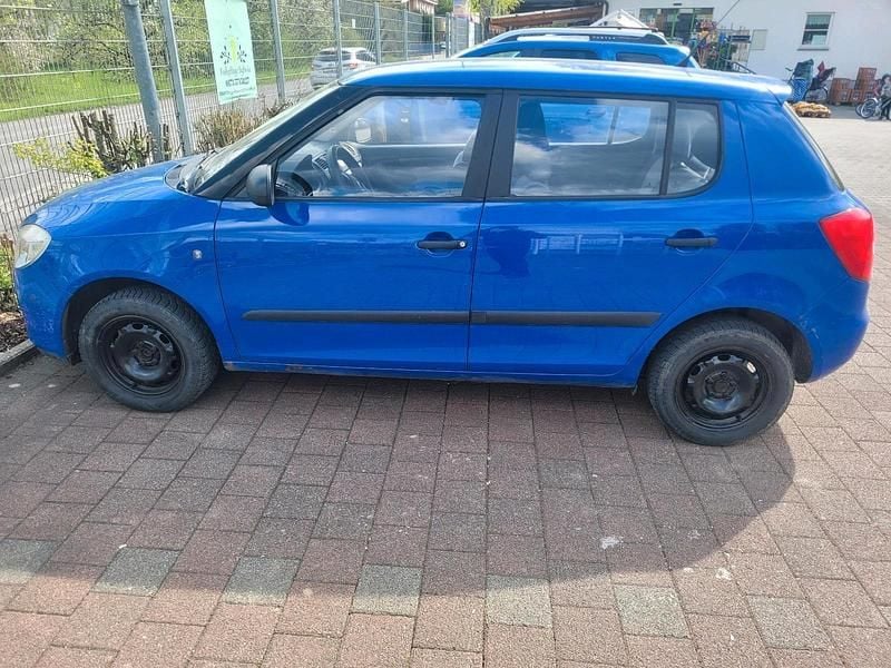 Second-hand Skoda Fabia 60 CP (44 kW) 2009 Albastru Hatchback