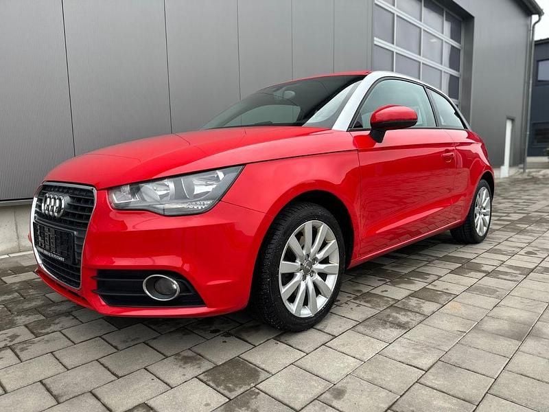 Gebraucht Audi A1 Ambition 122 PS (89 kW) 2012 Rot Kleinwagen