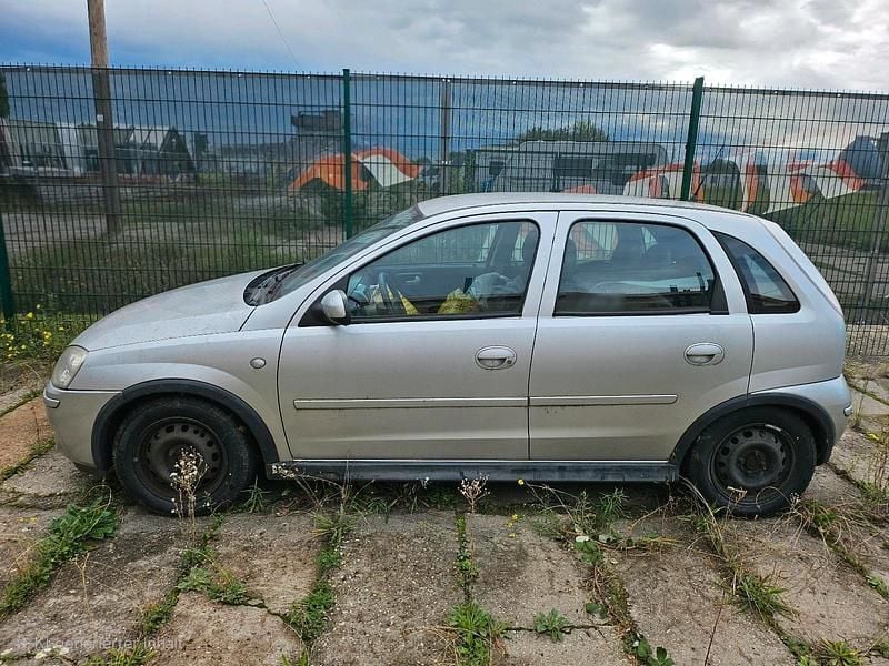 Gebraucht Opel Corsa 69 PS (50 kW) 2006 Silber Kleinwagen