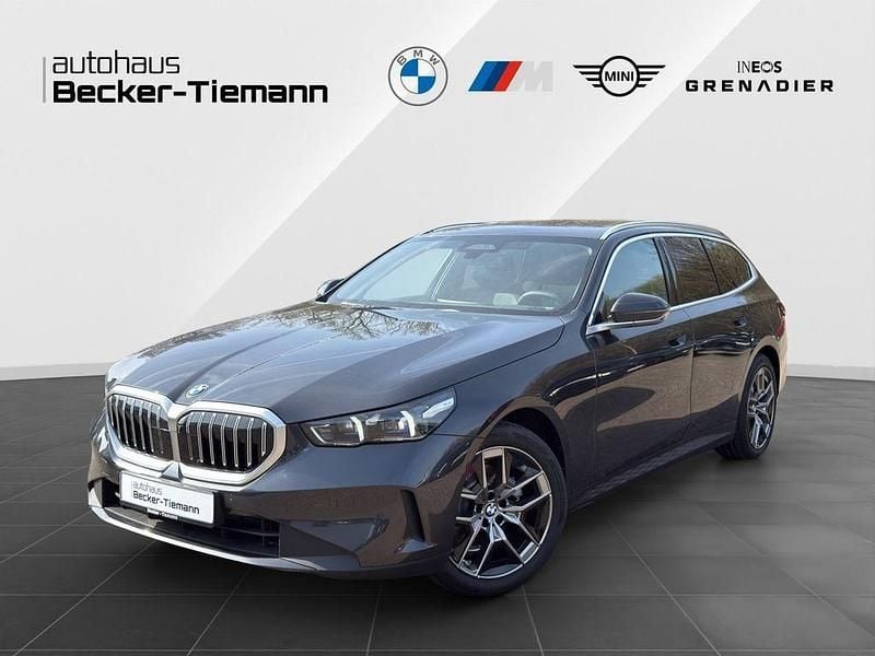 Neu BMW 520 Exclusive 197 PS (144 kW) 2026 Grau Limousine