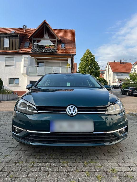 Grün Gebraucht 2017 VW Golf VII Highline Limousine | 18.000 € (Fairer Preis) - Bild 1/4