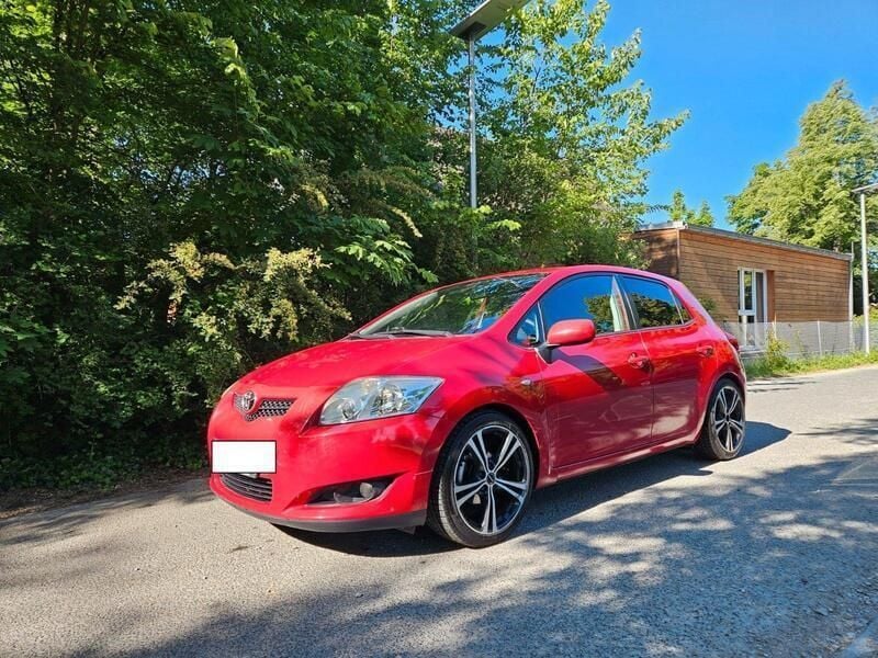 Rot Gebraucht 2009 Toyota Auris Limousine | 3.200 € (Superpreis) - Bild 1/4