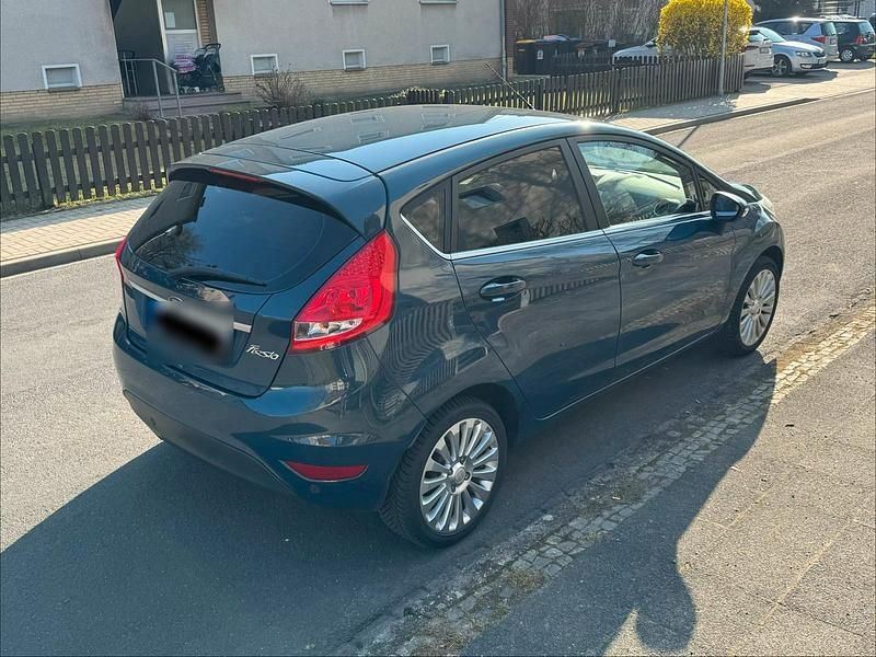Gebraucht Ford Fiesta Titanium 80 PS (58 kW) 2009 Andere farben Kleinwagen