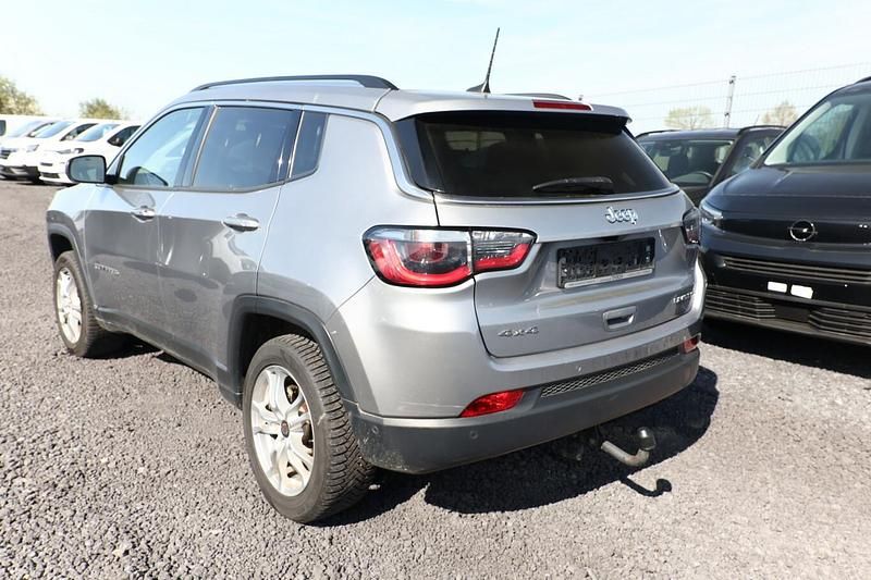 Second-hand Jeep Compass Limited 170 CP (125 kW) 2018 Argintiu SUV