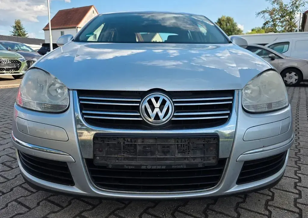 Gebraucht VW Jetta Comfortline 105 PS (77 kW) 2005 Silber Limousine