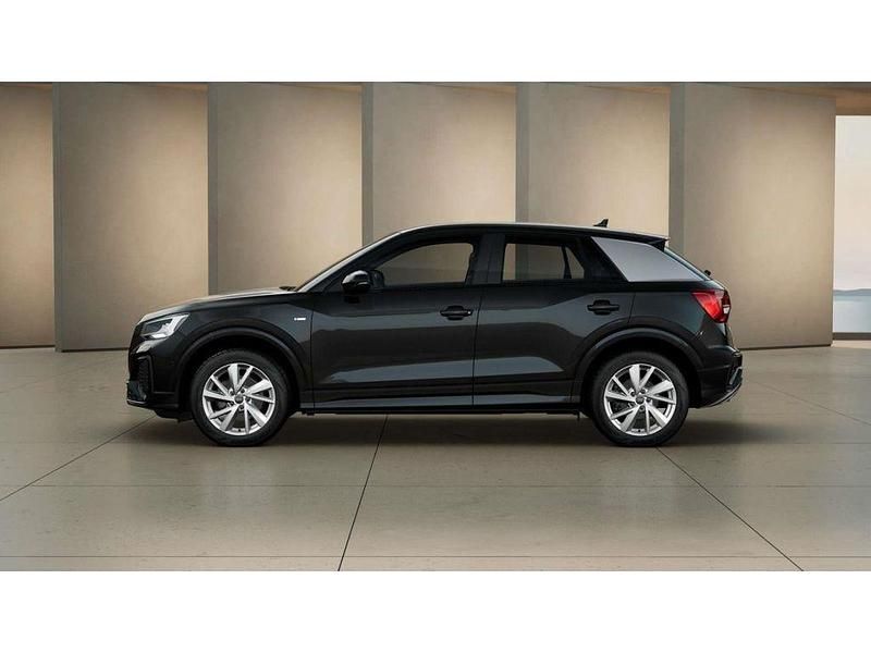 Gebraucht Audi Q2 S-Line 150 PS (110 kW) 2025 Mythosschwarz metallic SUV