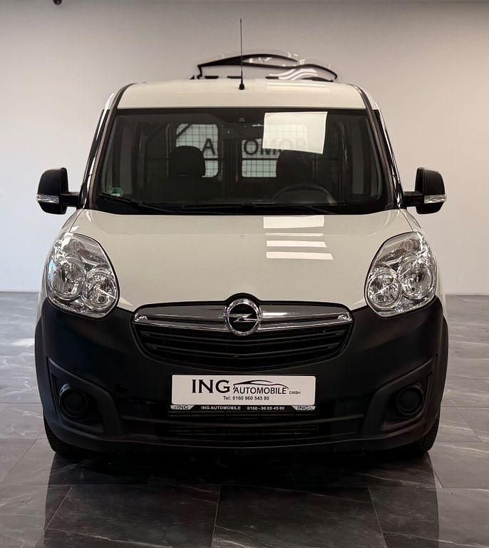 Gebraucht Opel Combo 105 PS (77 kW) 2018 Weiß Van / Kleinbus
