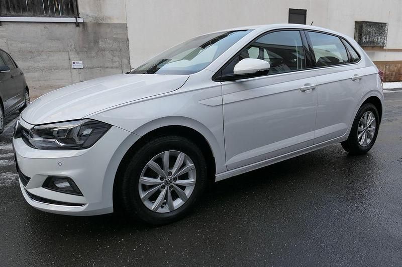 Pure white Gebraucht 2020 VW Polo Highline Limousine | 16.690 € (Guter Preis) - Bild 1/4
