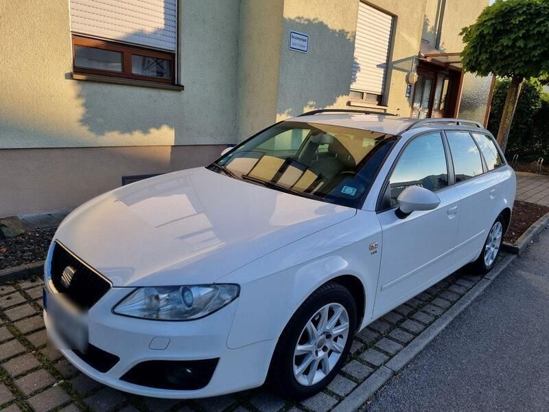 Weiß Gebraucht 2011 Seat Exeo Reference Kombi | 3.600 € (Fairer Preis) - Bild 1/4