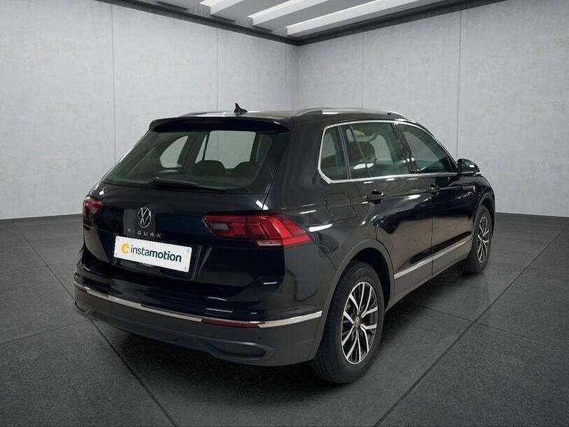Gebraucht VW Tiguan 150 PS (110 kW) 2023 Schwarz SUV