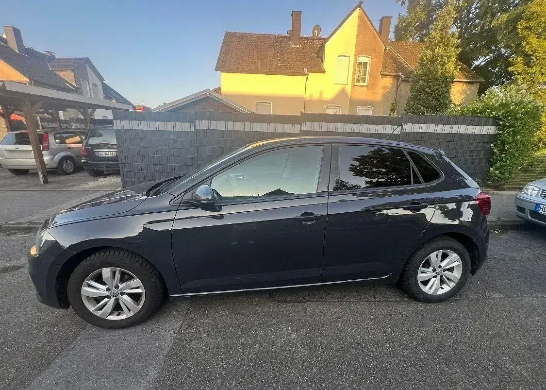 Gebraucht VW Polo Comfortline 75 PS (55 kW) 2017 Grau Kleinwagen