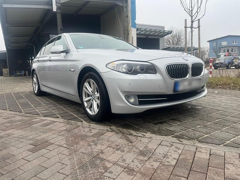 Gebraucht BMW 530 245 PS (180 kW) 2010 Silber Limousine