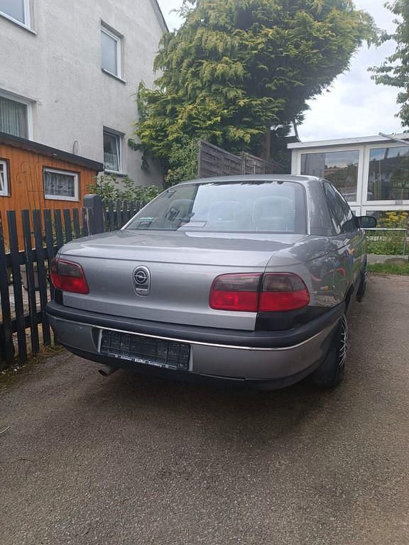 Gebraucht Opel Omega 116 PS (85 kW) 1995 Grau Limousine