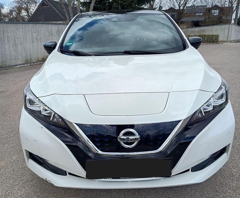 Gebraucht Nissan Leaf Tekna 110 kW (150 PS) 2019 Weiß Kleinwagen