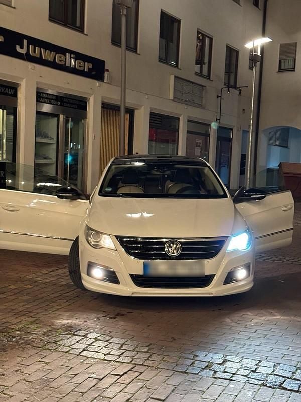Weiß Gebraucht 2011 VW CC R-line Limousine | 8.000 € (Guter Preis) - Bild 1/4