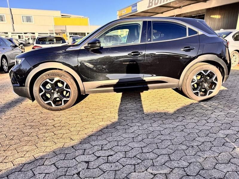 Gebraucht Opel Mokka-e Ultimate 100 kW (136 PS) 2021 Diamant schwarz SUV