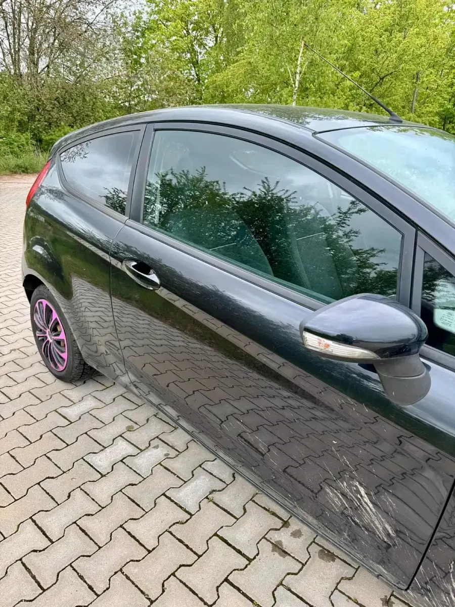 Gebraucht Ford Fiesta 60 PS (44 kW) 2011 Schwarz Limousine