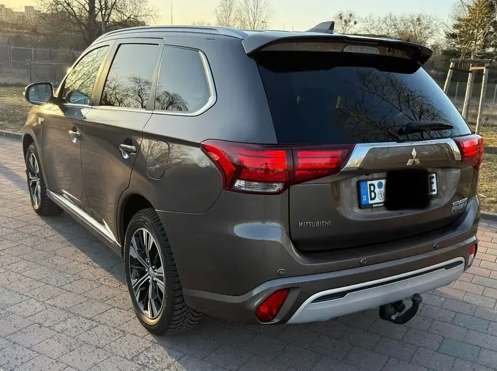 Gebraucht Mitsubishi Outlander P-HEV 224 PS (164 kW) 2018 Grau SUV