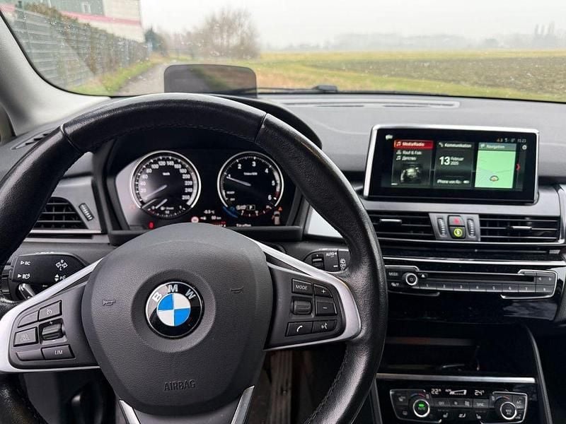 Gebraucht BMW 220 Active Tourer Sport Line 190 PS (139 kW) 2018 Schwarz Van / Kleinbus