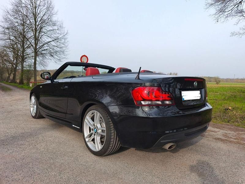 Gebraucht BMW 123 Cabriolet M Sport 204 PS (150 kW) 2011 Schwarz Cabrio