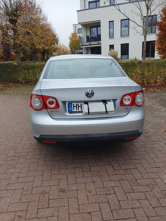 Gebraucht VW Jetta Comfortline 116 PS (85 kW) 2006 Silber Limousine
