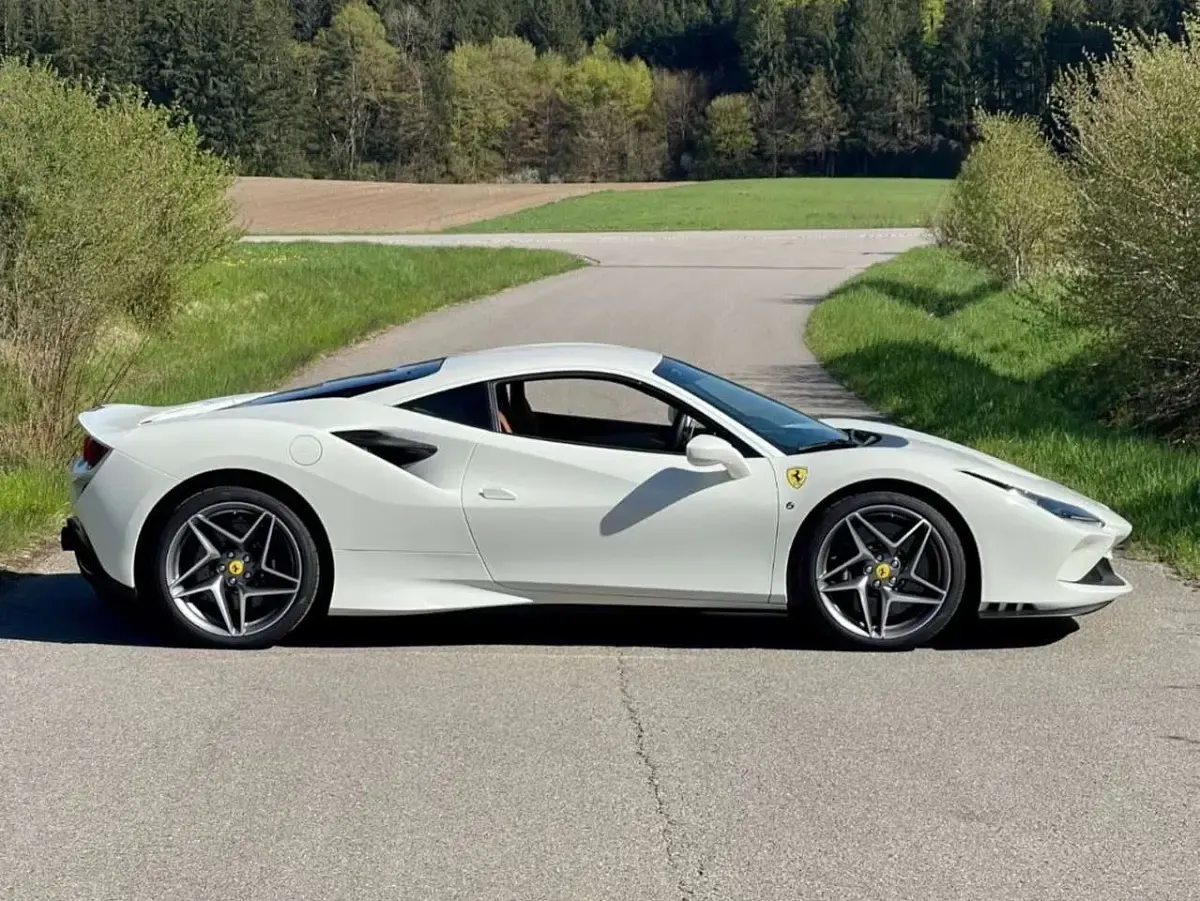 Gebraucht Ferrari F8 721 PS (530 kW) 2022 Weiß Coupé
