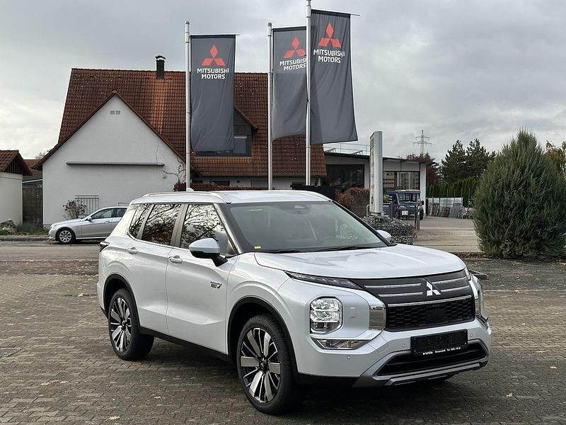 Weiß Neu 2025 Mitsubishi Outlander P-HEV Edition SUV | 50.990 € (Fairer Preis) - Bild 1/4