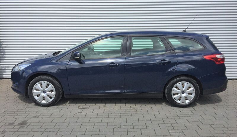 Gebraucht Ford Focus Trend 101 PS (74 kW) 2014 Blau Kombi