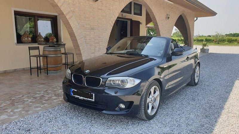 Gebraucht BMW 118 Cabriolet Advantage 143 PS (105 kW) 2011 Schwarz Cabrio