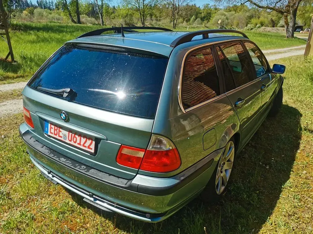 Gebraucht BMW 330 204 PS (150 kW) 2002 Grün Kombi
