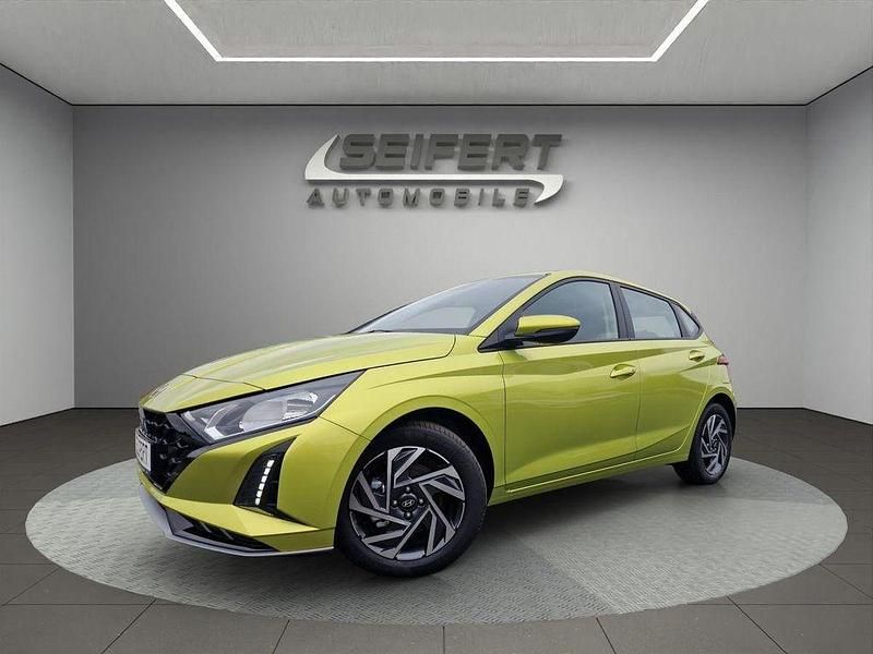 Lucid lime Neu 2025 Hyundai i20 Trend Limousine | 24.790 € (Fairer Preis) - Bild 1/4