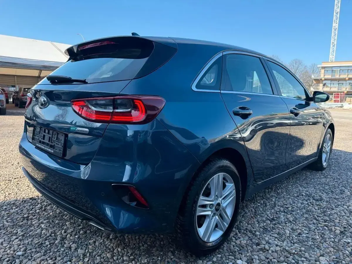 Gebraucht Kia Ceed 136 PS (100 kW) 2021 Blau Kleinwagen