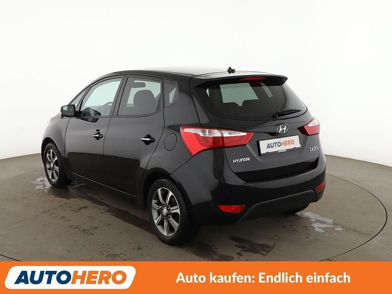 Gebraucht Hyundai i20 Space Plus 125 PS (91 kW) 2019 Schwarz Van / Kleinbus