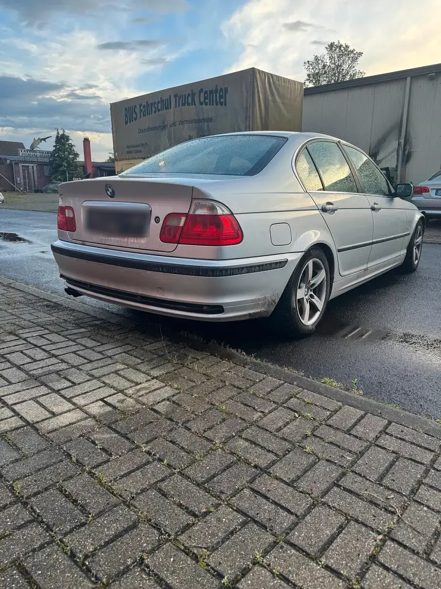 Brugt BMW 320 Basis 150 HK (110 kW) 2000 Sølv Sedan