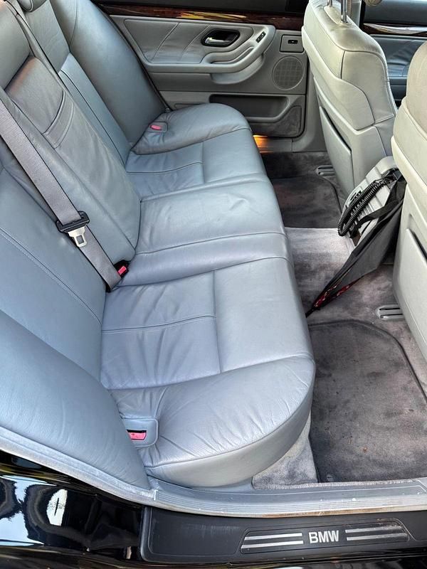 Gebraucht BMW 728 193 PS (141 kW) 1995 Schwarz Limousine